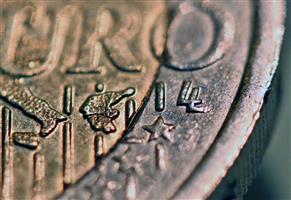 Luc Luycx initials on the euro